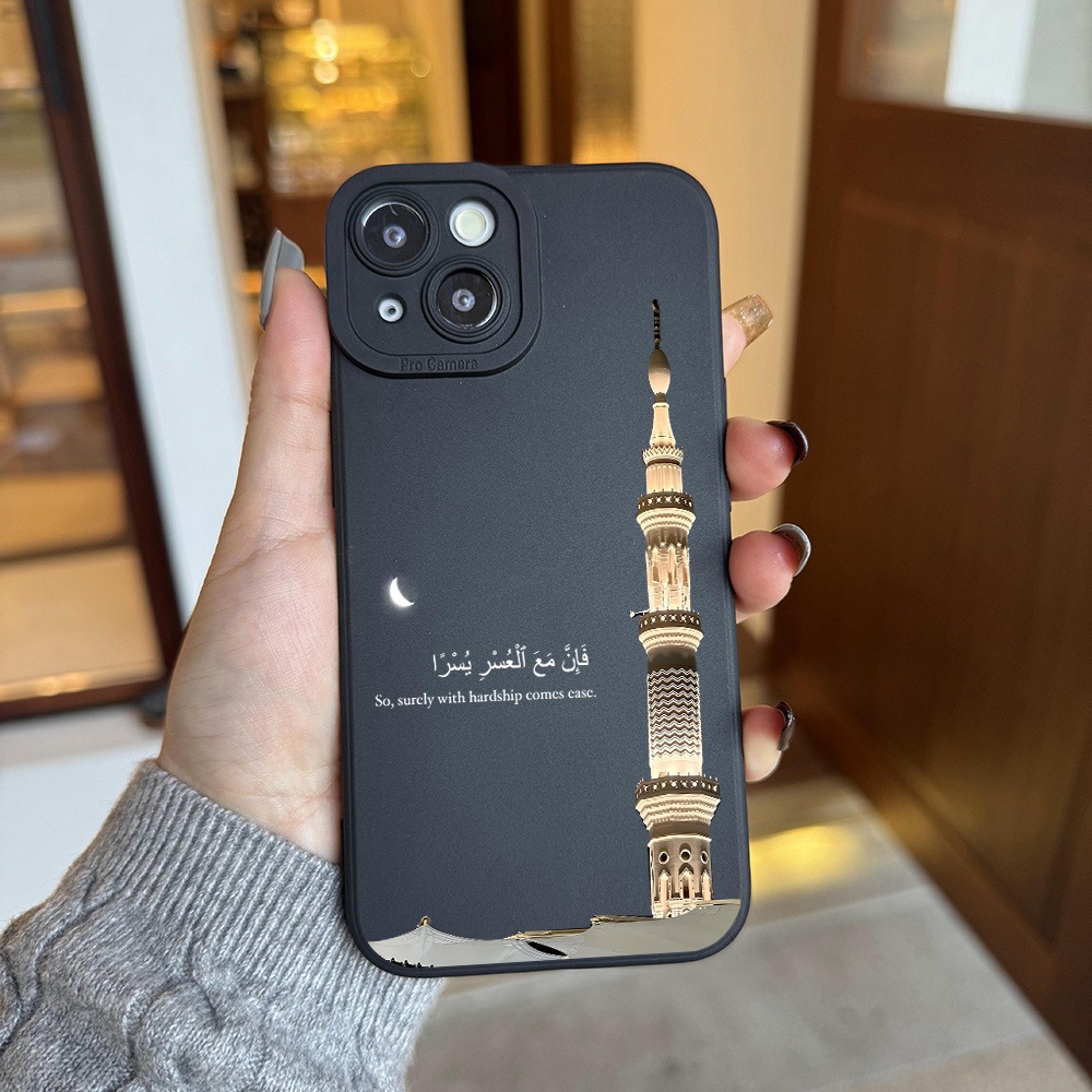 غطاء هاتف أسود بتصميم برج مسجد - مراجعة Apple Iphone 15 Pro Max وسعره